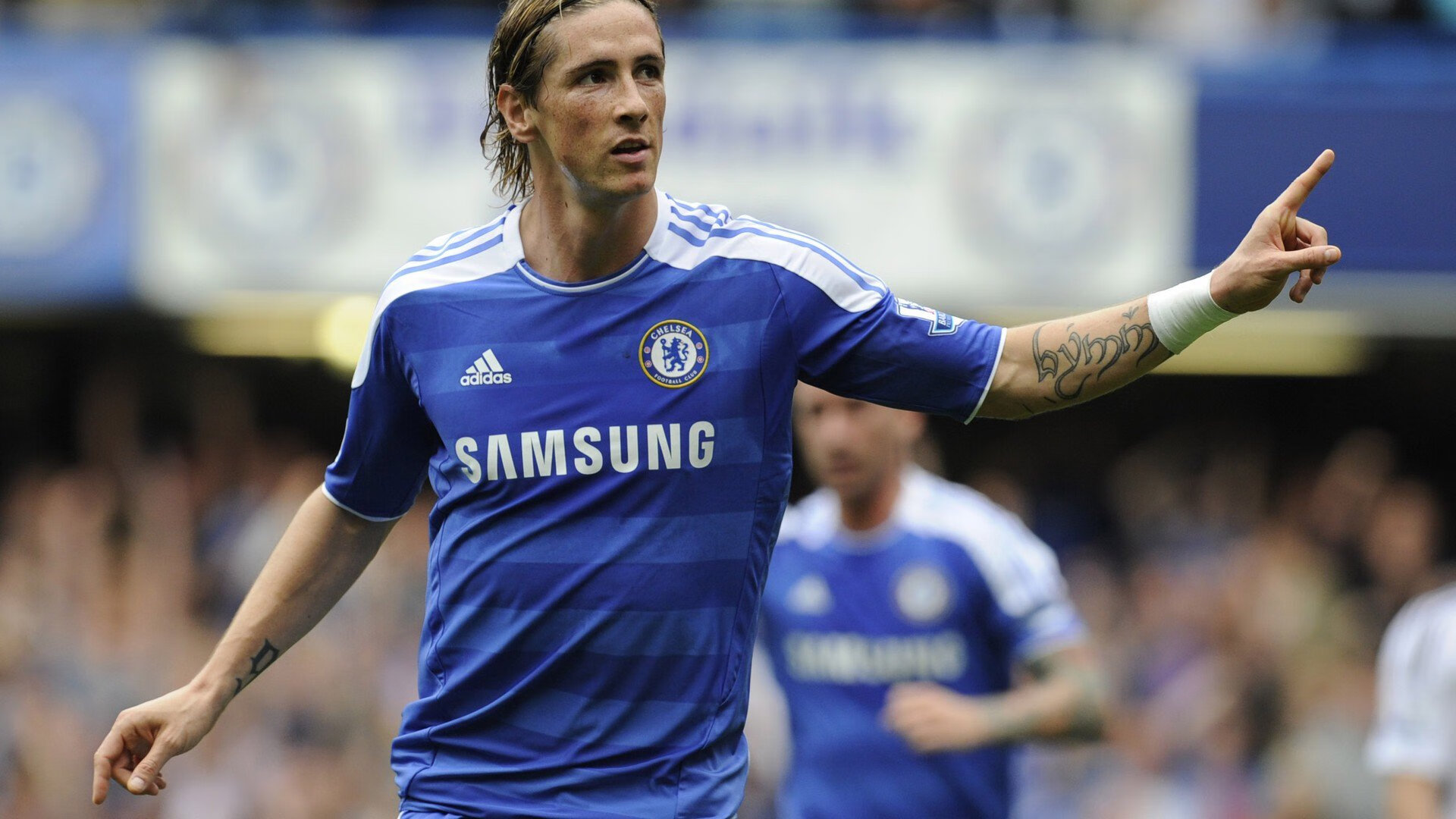 开云体育官方网站-“德甲争冠线逐步拉近，领头羊压力增大”，德甲争四